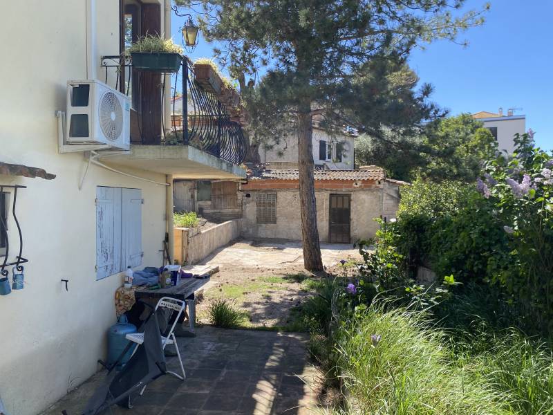 maison + appartement indépendant 13010 Marseille Hauts de Saint Loup A rénover