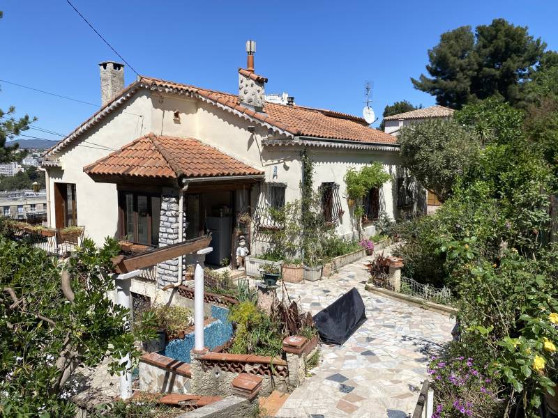 Maison 13010 Hauts de Saint Loup Maison + Appartement